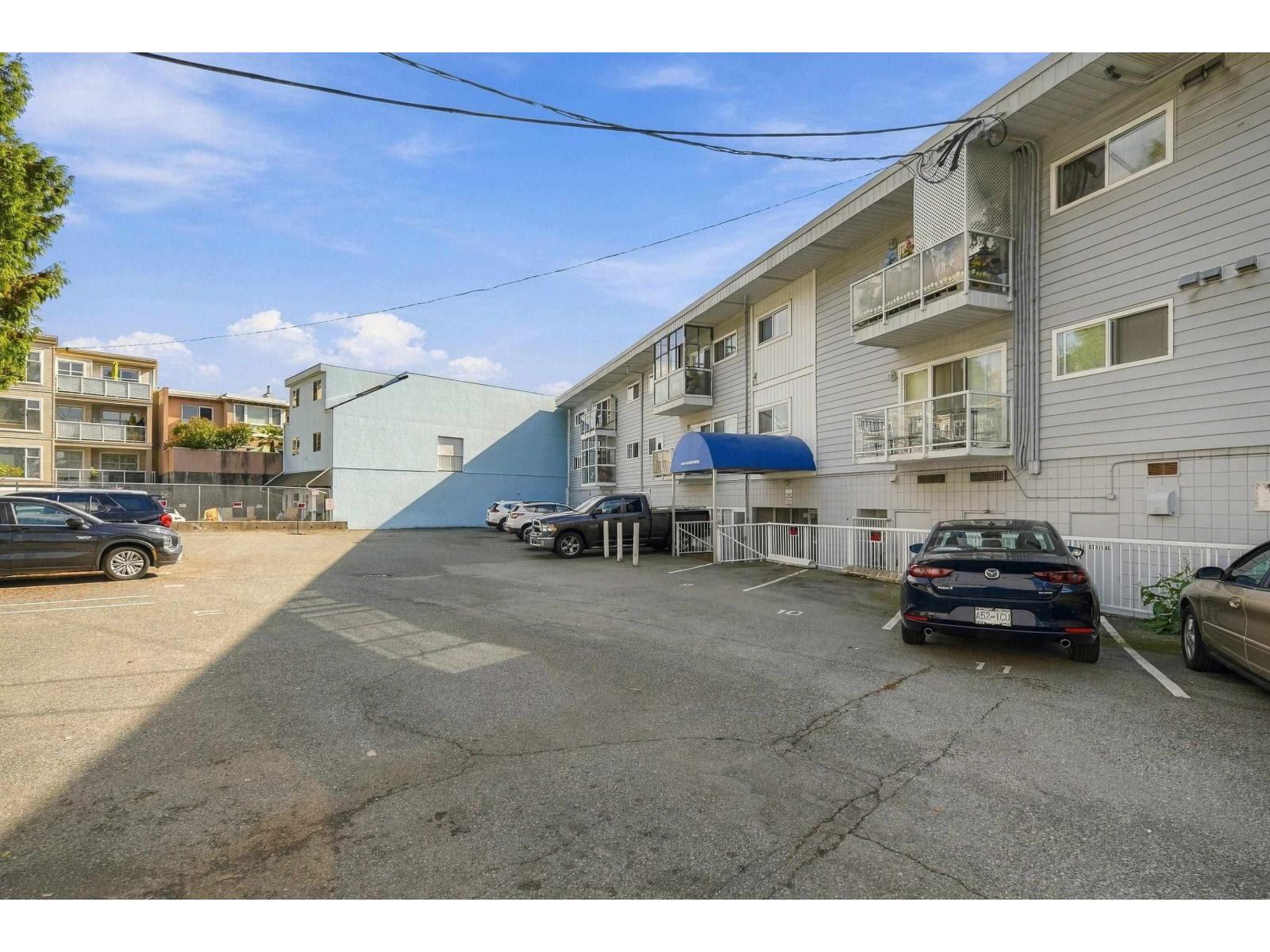 106 14881 Marine Drive Property Photo 16