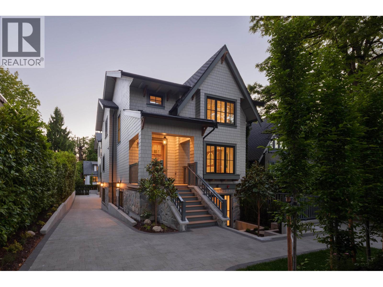 5593 Mackenzie Street Property Photo 1