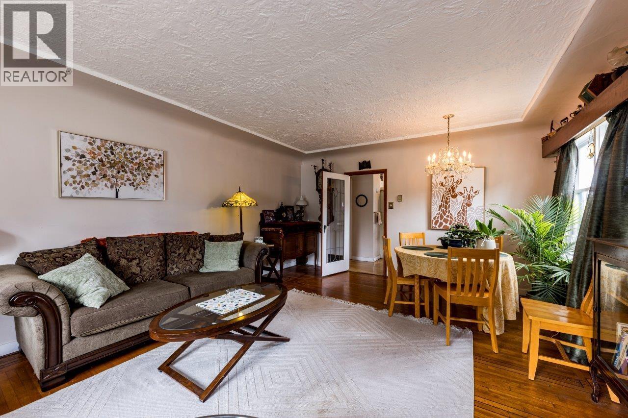2057 Mahon Avenue Property Photo 14