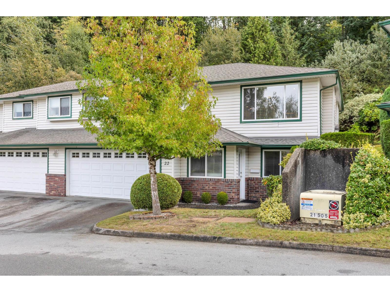 22 34250 Hazelwood Avenue Property Photo 5