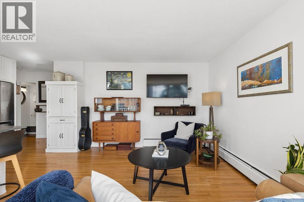 607 1250 Burnaby Street Property Photo 4