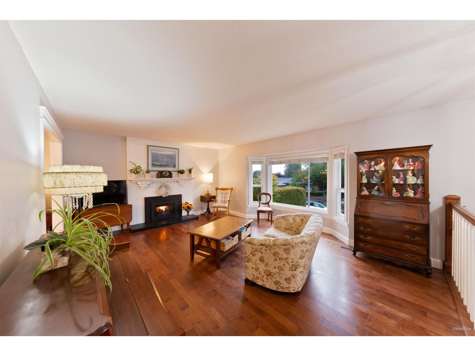 17245 59a Avenue Property Photo 5