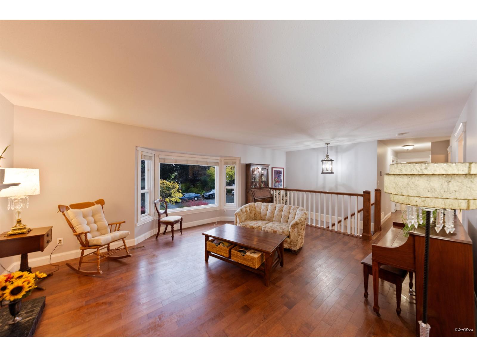 17245 59a Avenue Property Photo 6