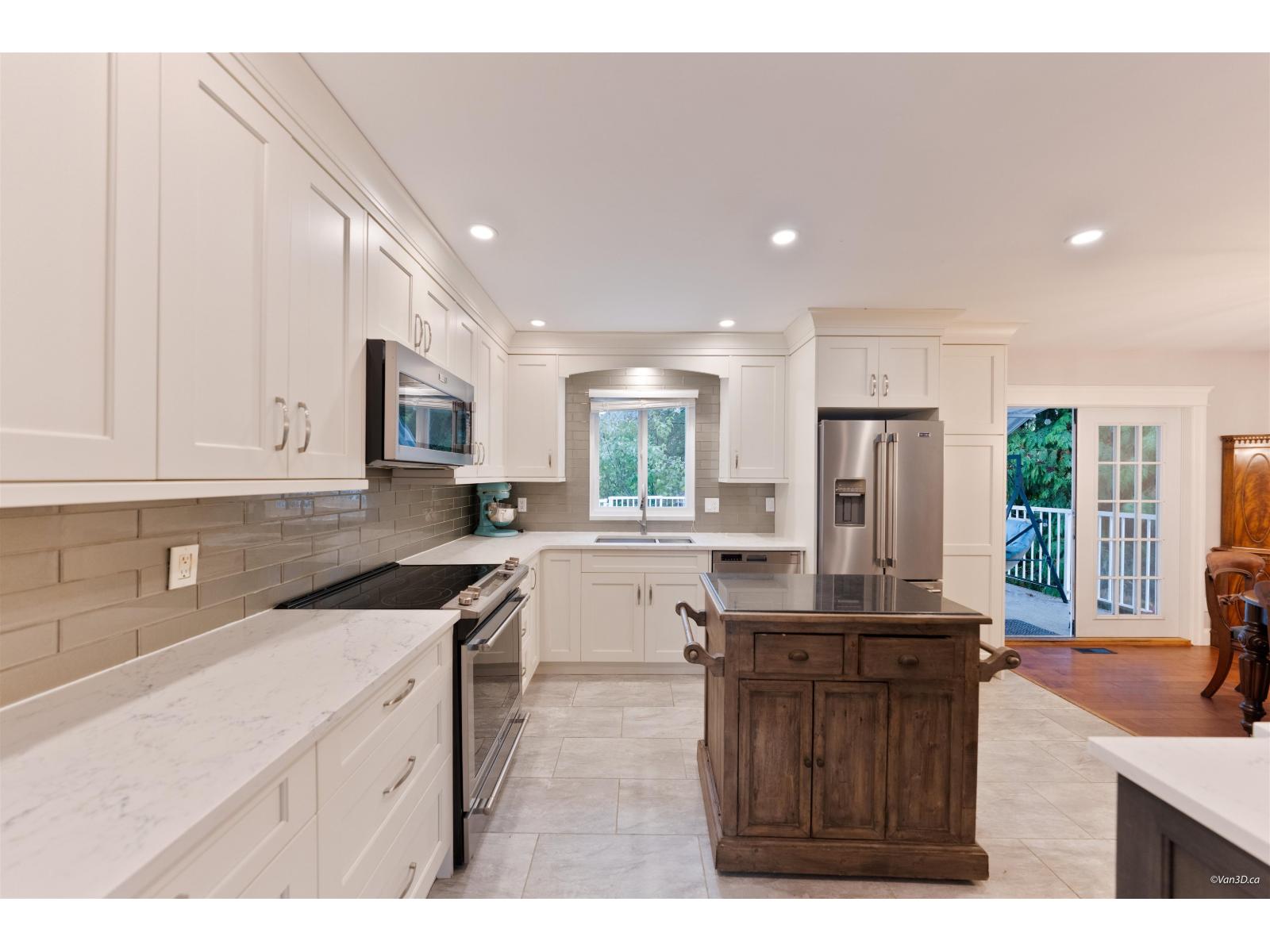 17245 59a Avenue Property Photo 12