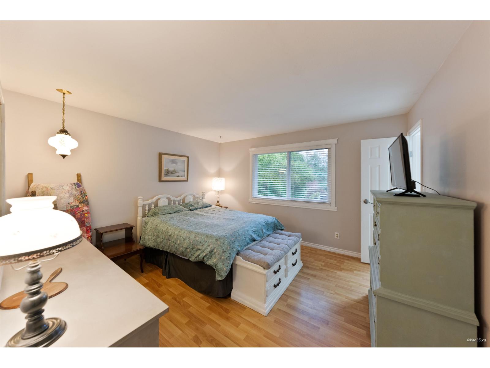 17245 59a Avenue Property Photo 16
