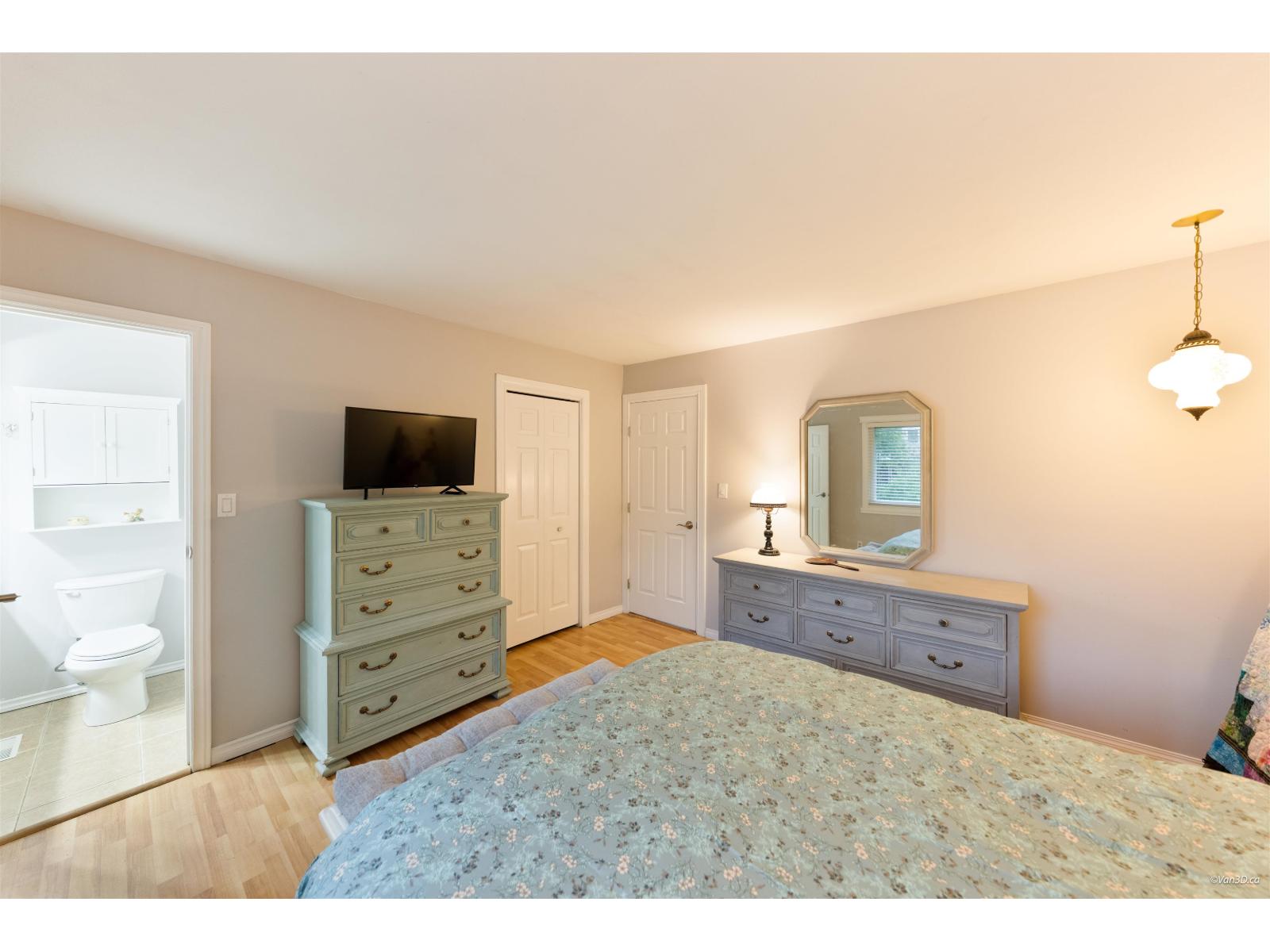 17245 59a Avenue Property Photo 18