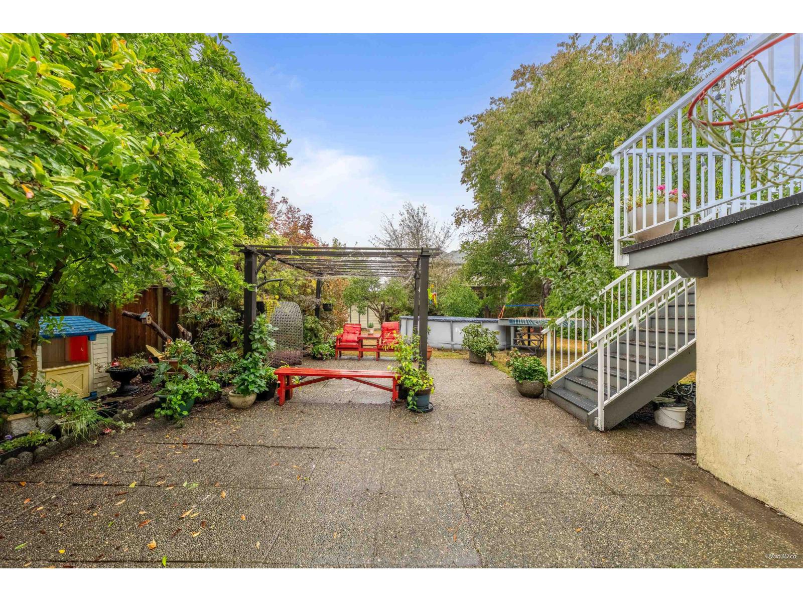 17245 59a Avenue Property Photo 39