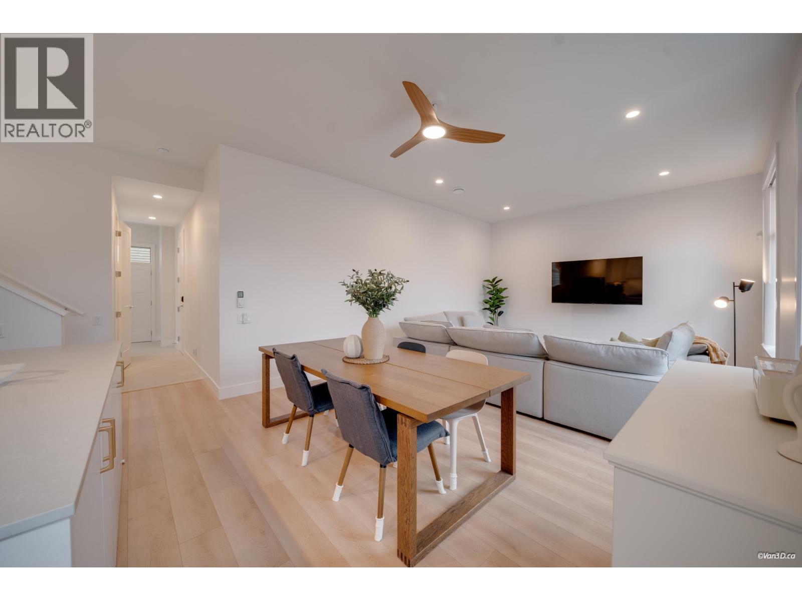 128 1340 Olmsted Street Property Photo 4