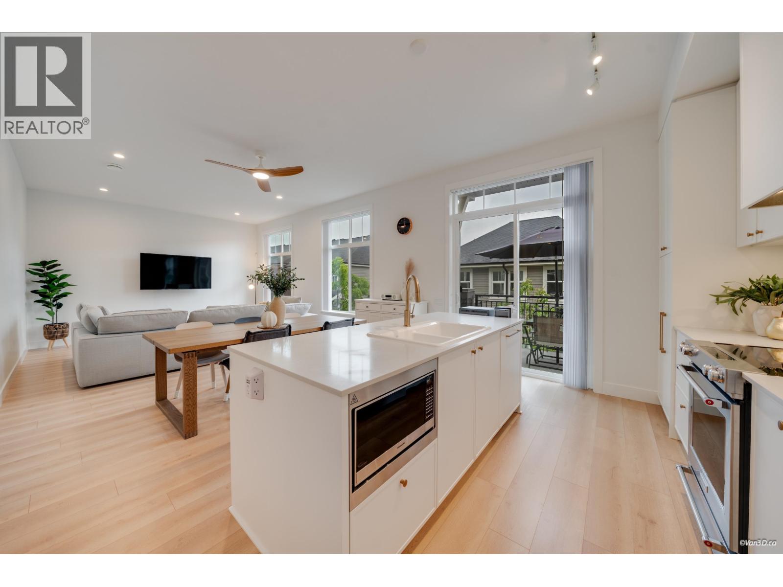 128 1340 Olmsted Street Property Photo 8