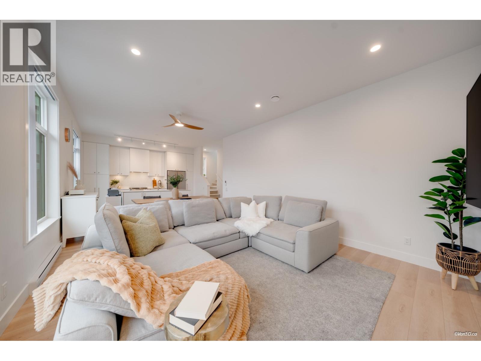128 1340 Olmsted Street Property Photo 9