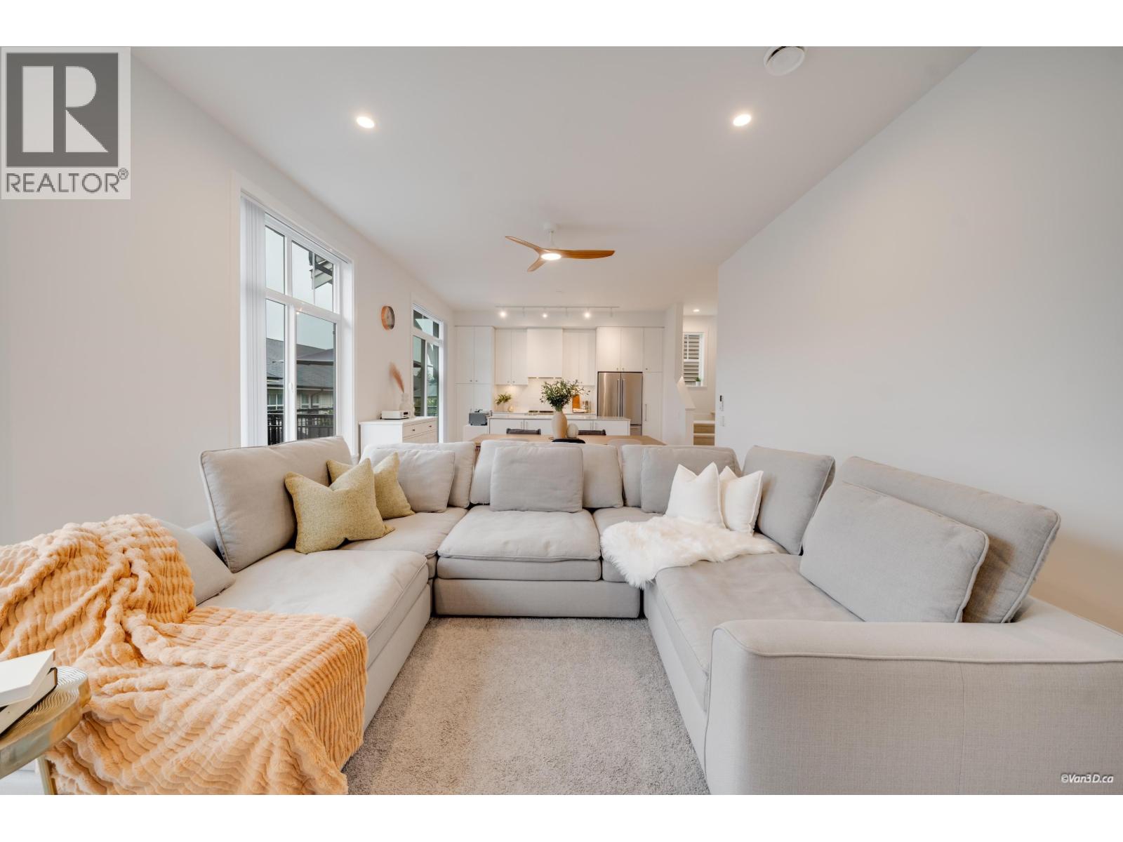 128 1340 Olmsted Street Property Photo 10