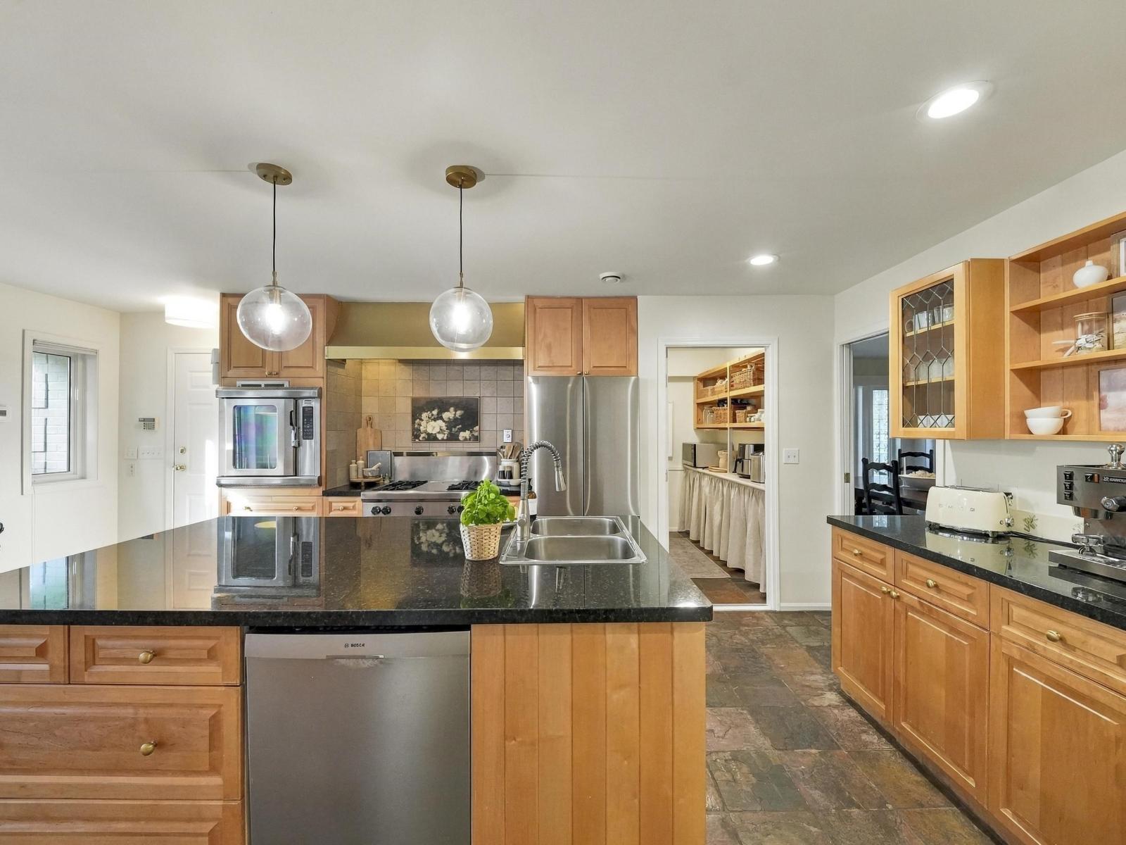12141 Sullivan Street Property Photo 10