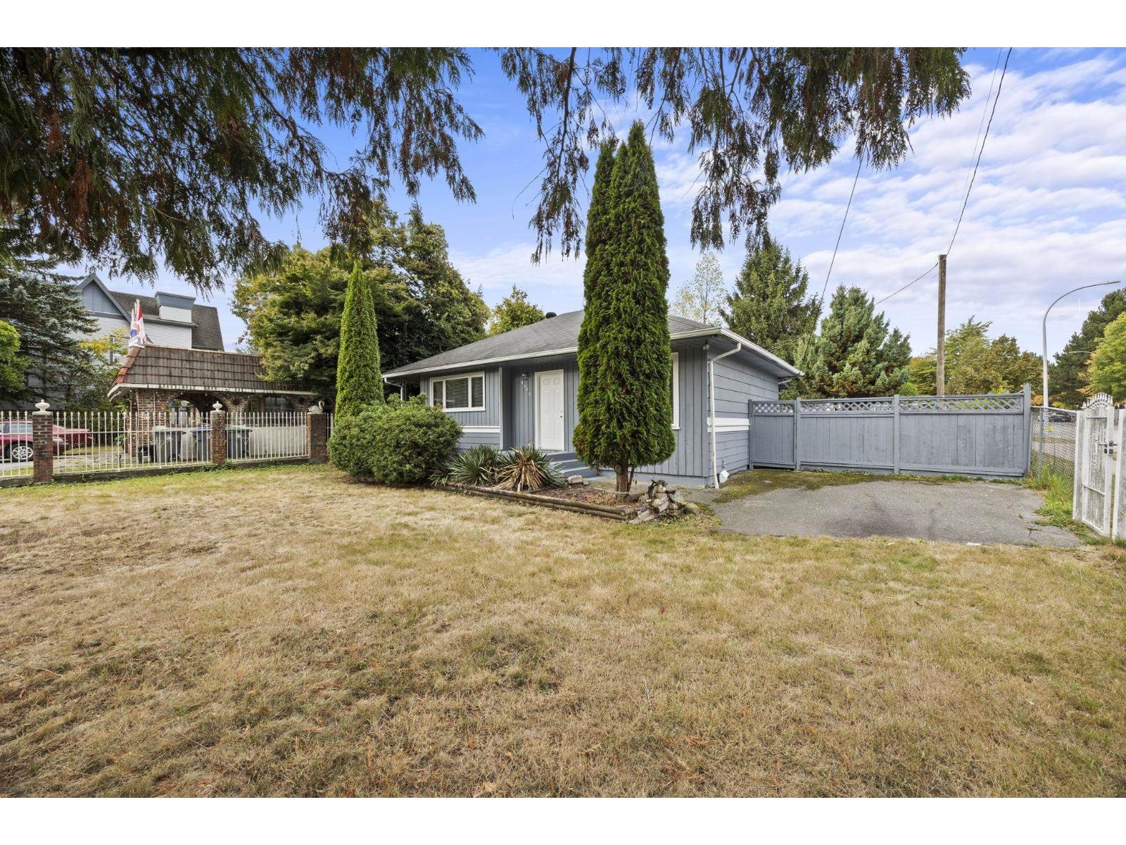 8495 164 Street Property Photo 2