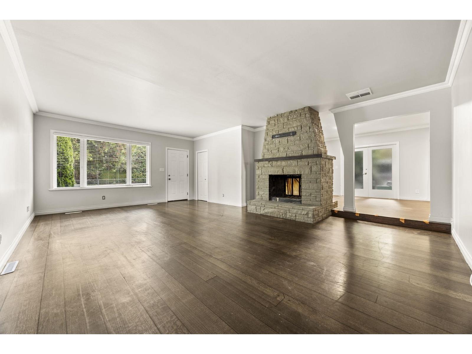 8495 164 Street Property Photo 4
