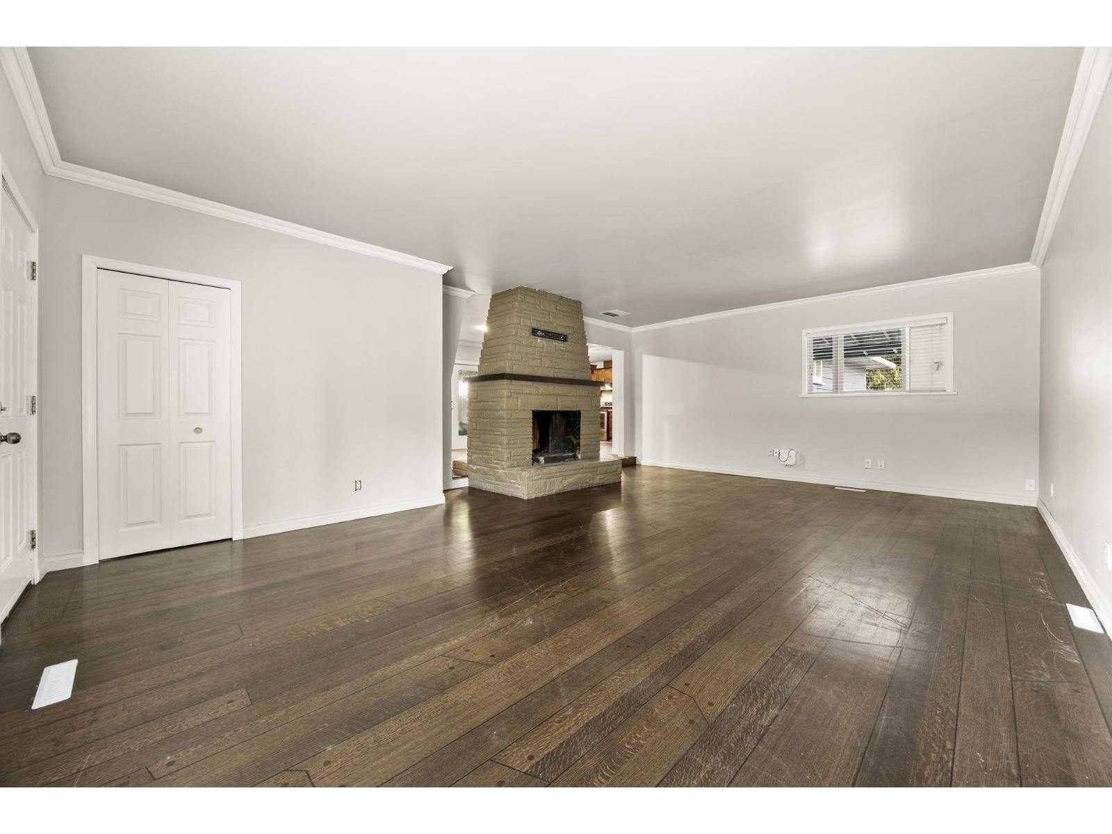 8495 164 Street Property Photo 5