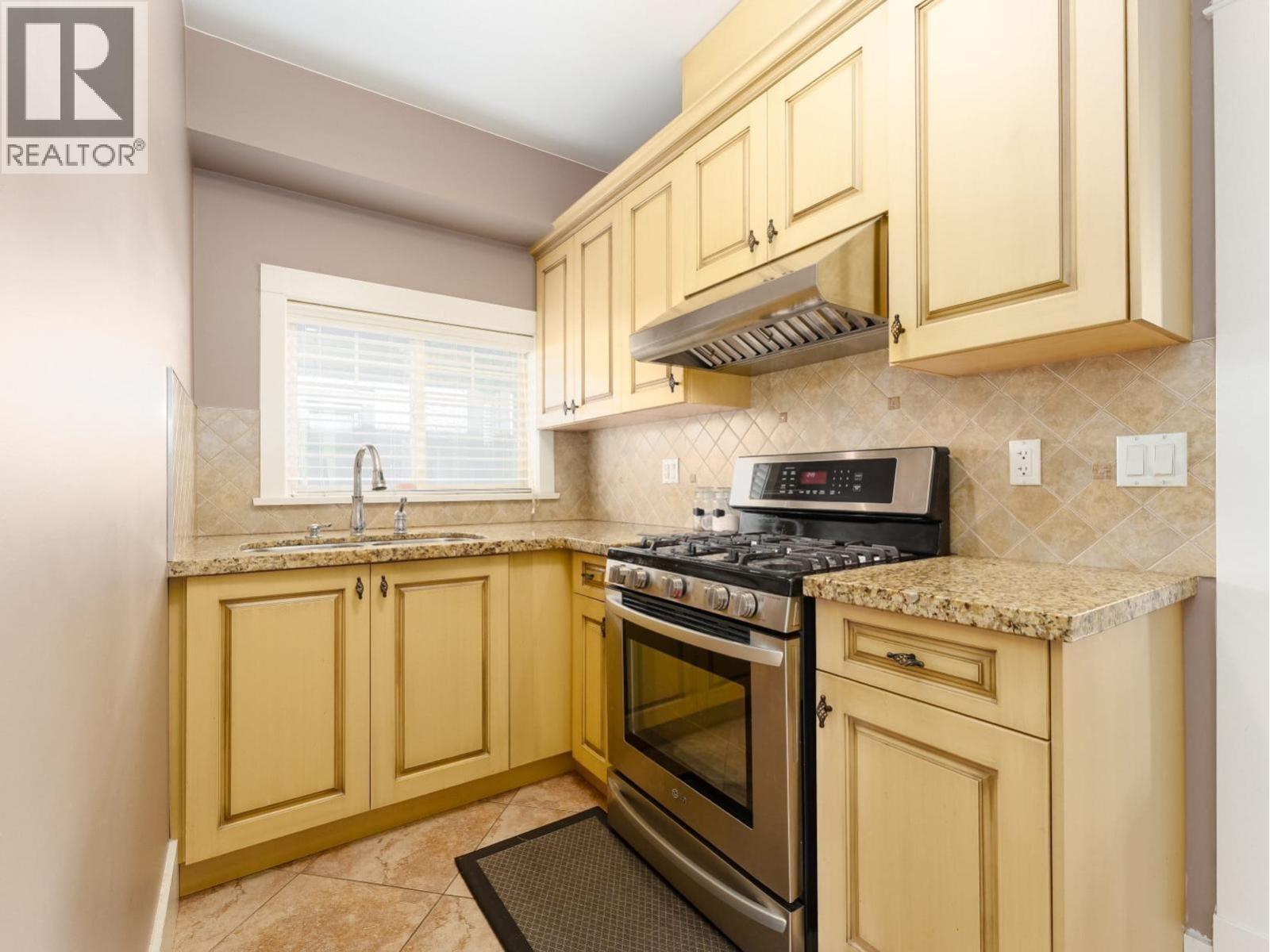 8588 Armstrong Avenue Property Photo 11