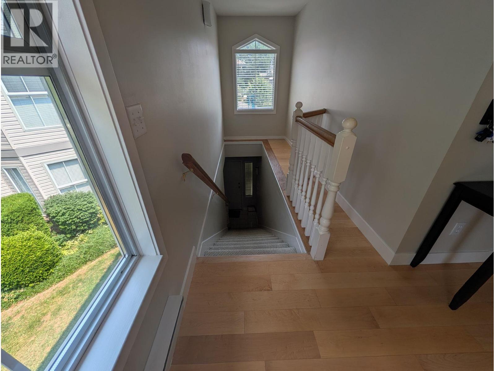 26 19060 Ford Road Property Photo 5