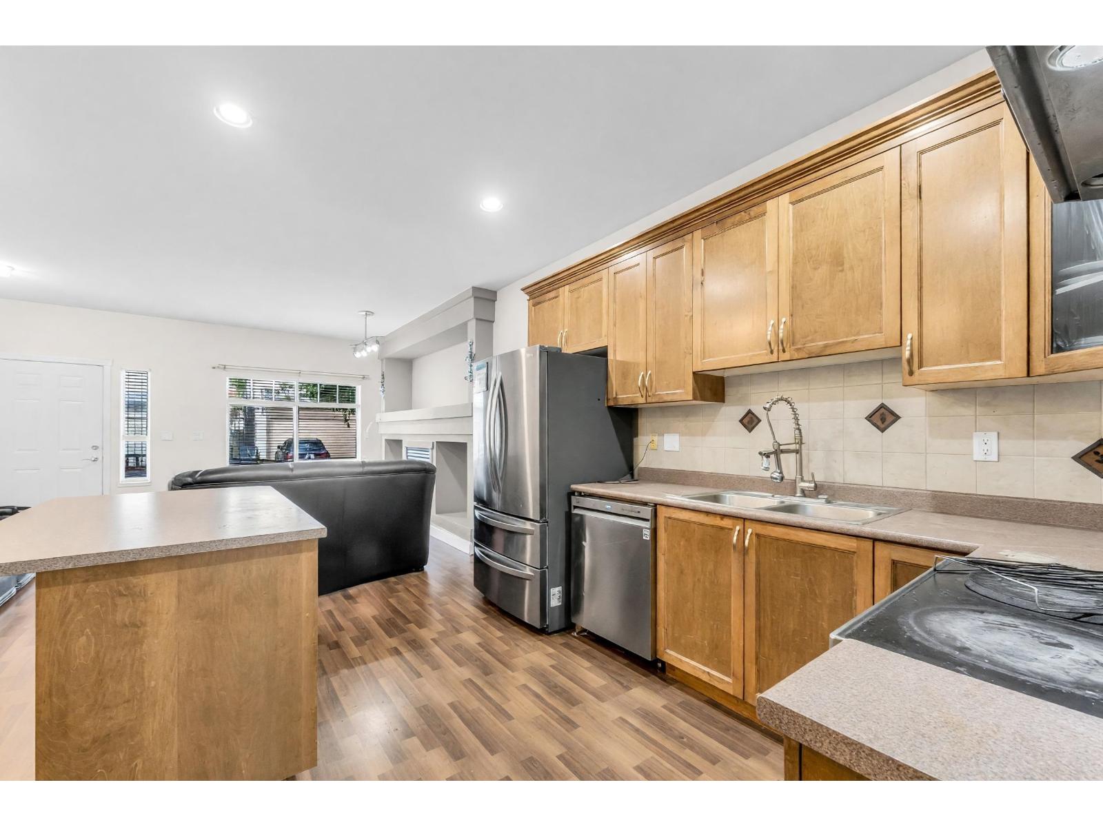 35 6195 168 Street Property Photo 11