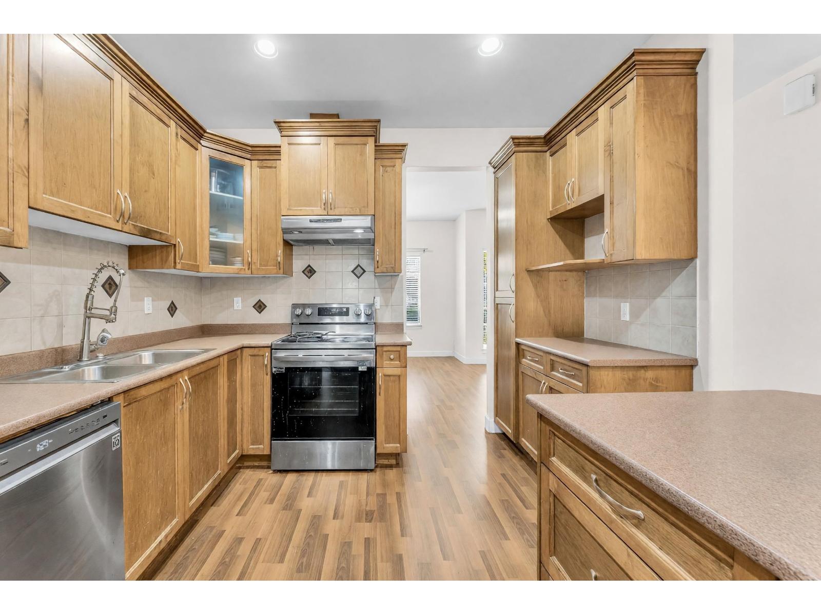 35 6195 168 Street Property Photo 12