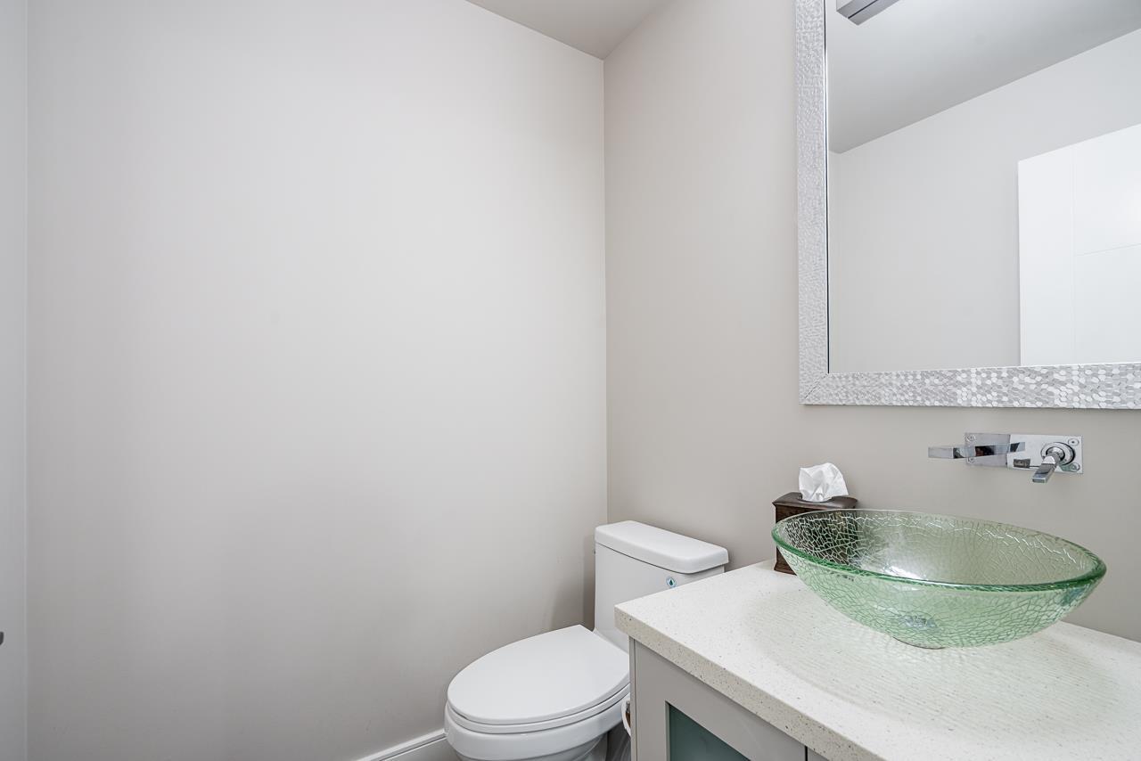2 17033 Fraser Highway Property Photo 12