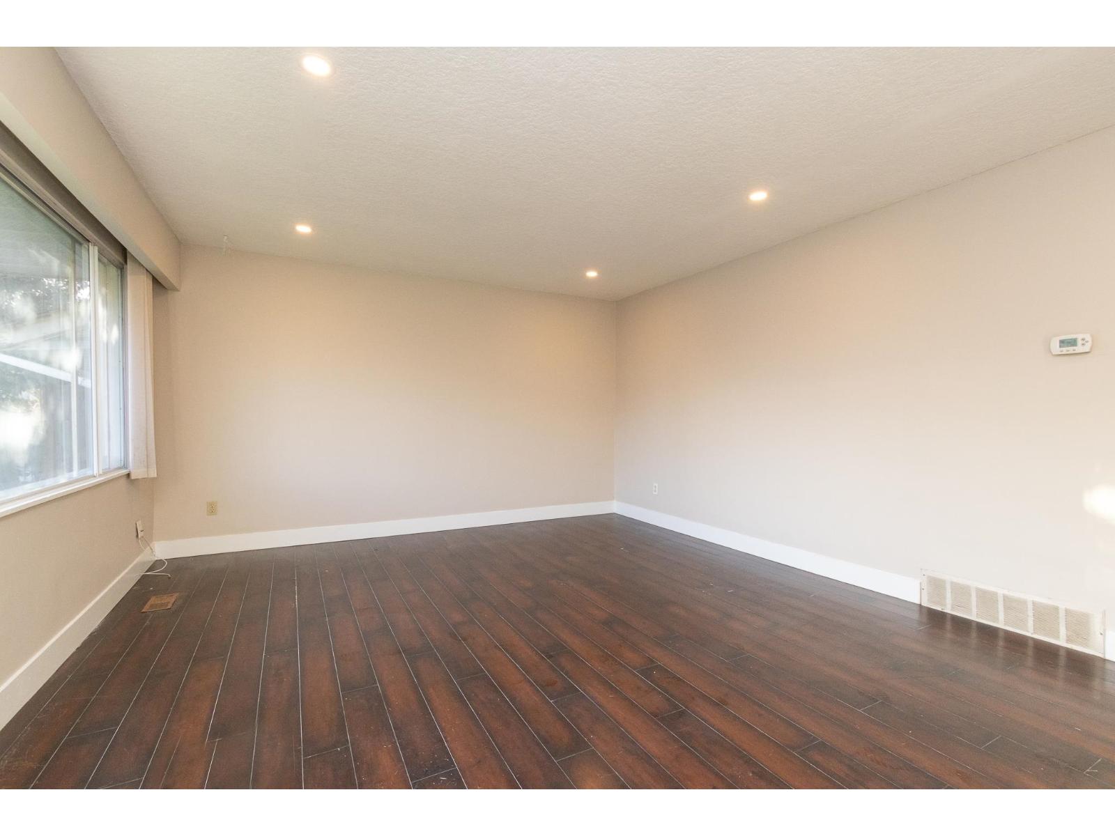 11875 82 Avenue Property Photo 2