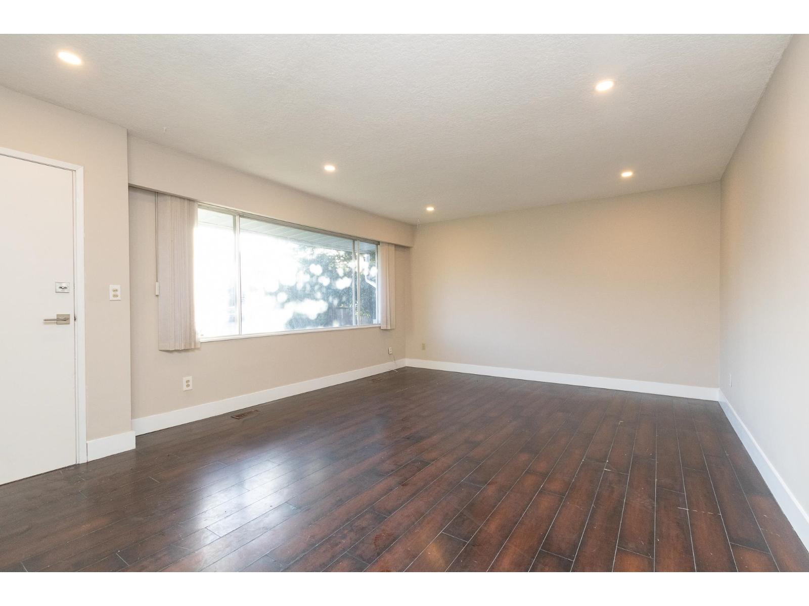 11875 82 Avenue Property Photo 3