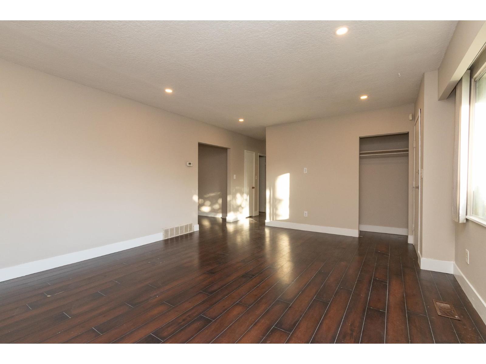 11875 82 Avenue Property Photo 4