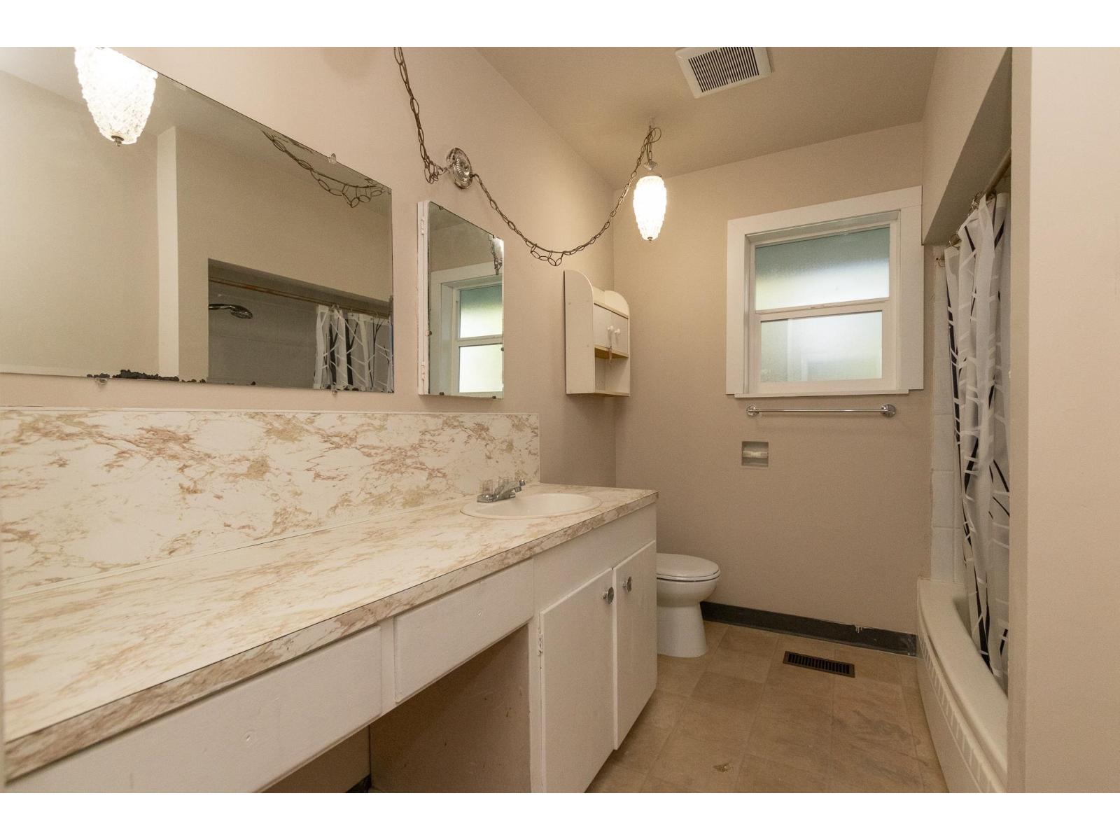 11875 82 Avenue Property Photo 6