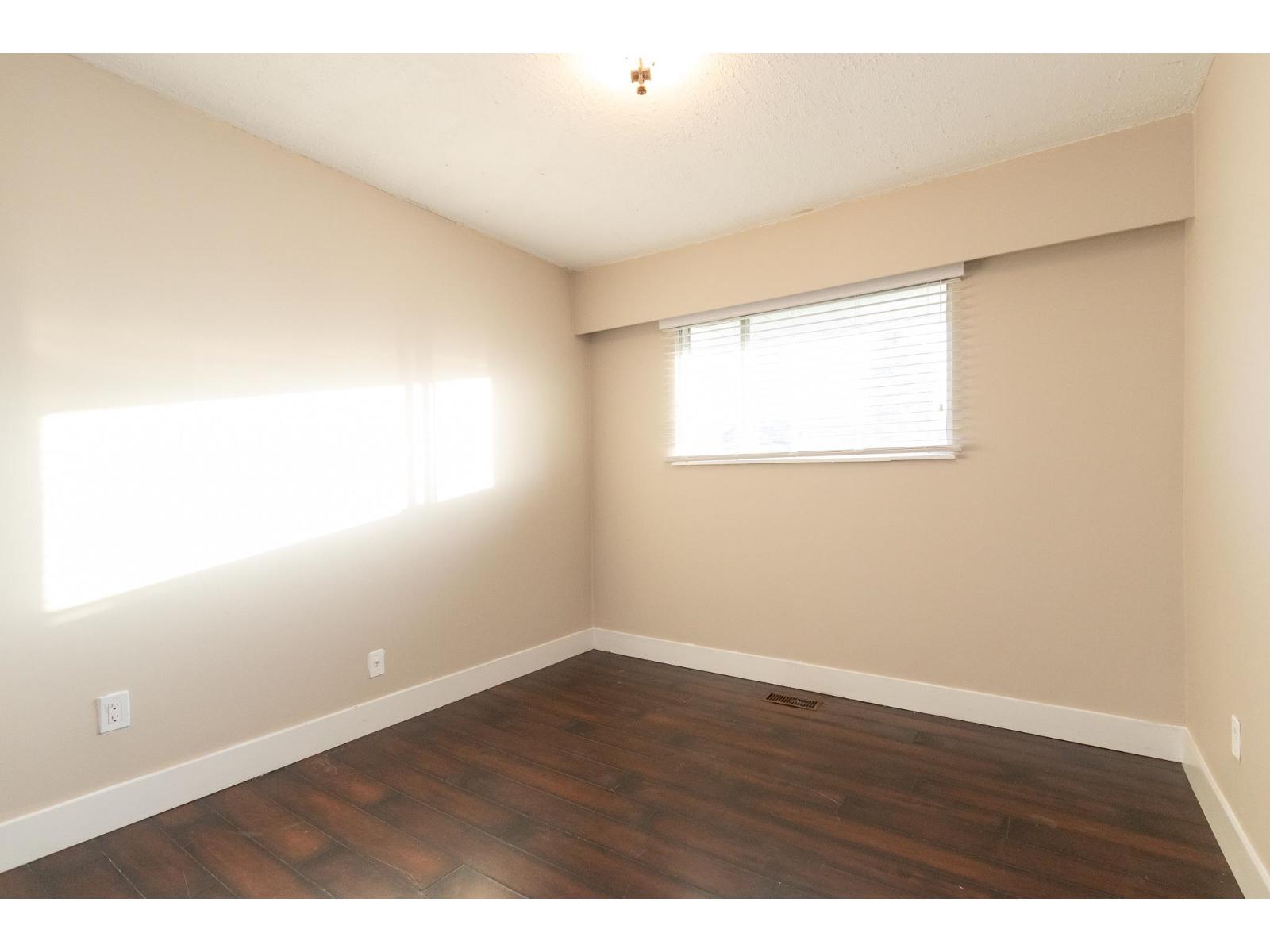 11875 82 Avenue Property Photo 8