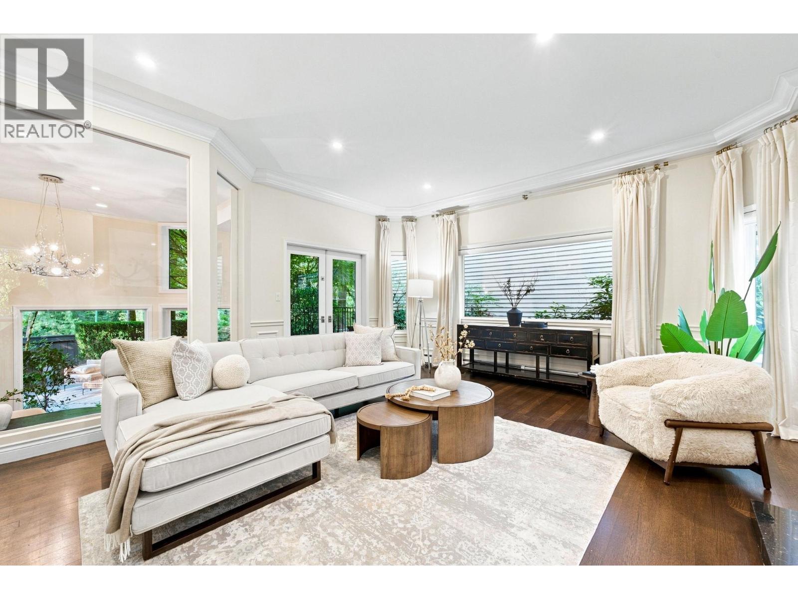 4245 Nautilus Close Property Photo 4