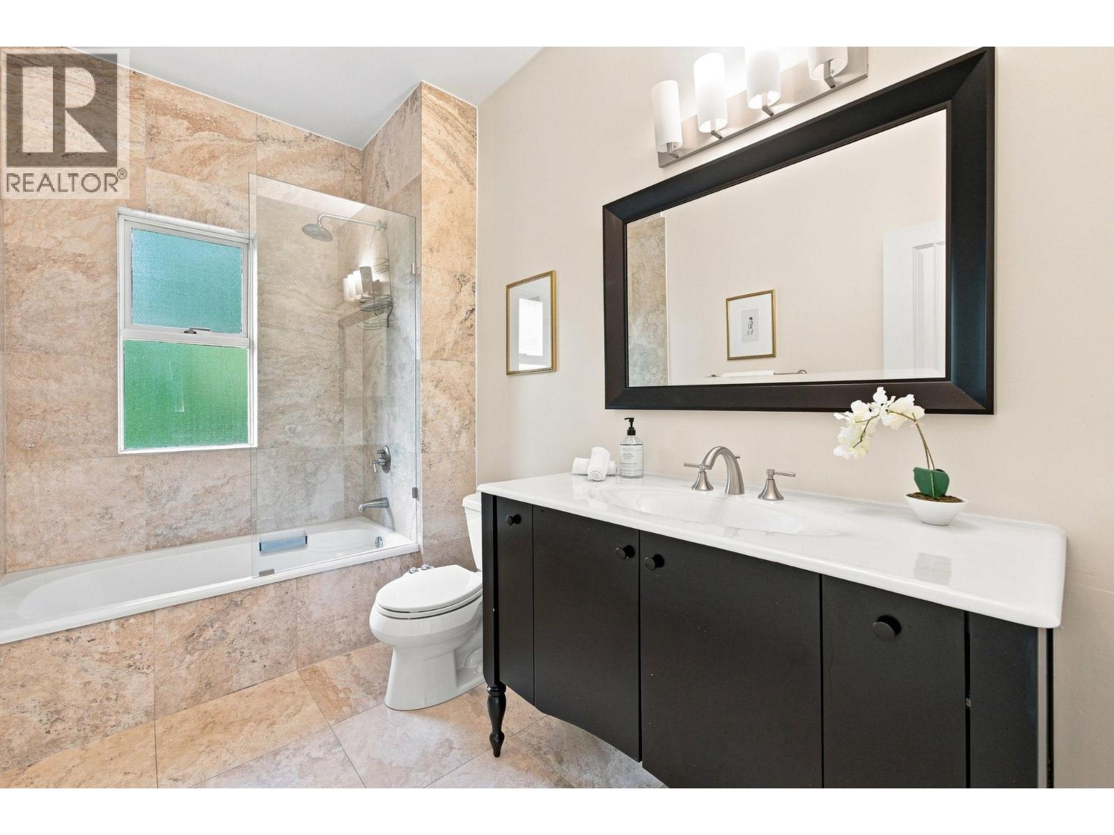 4245 Nautilus Close Property Photo 10
