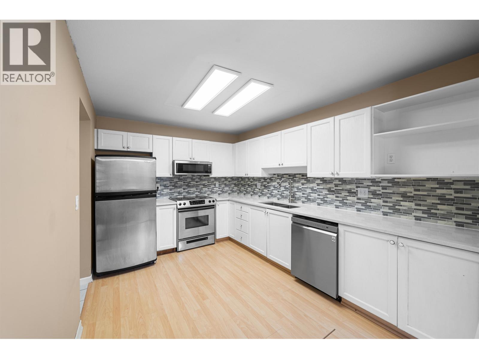 213 19122 122nd Avenue Property Photo 13