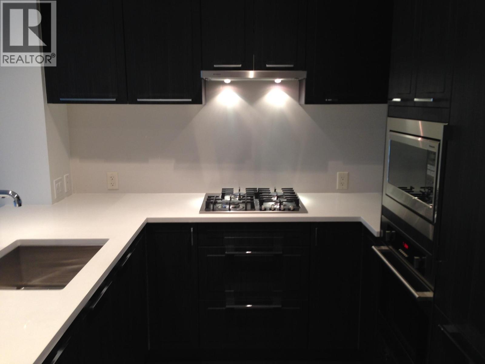 601 6677 Cambie Street Property Photo 4
