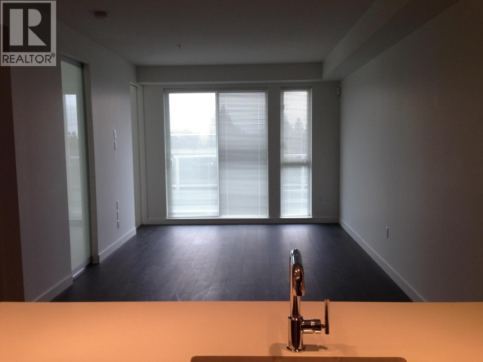 601 6677 Cambie Street Property Photo 7