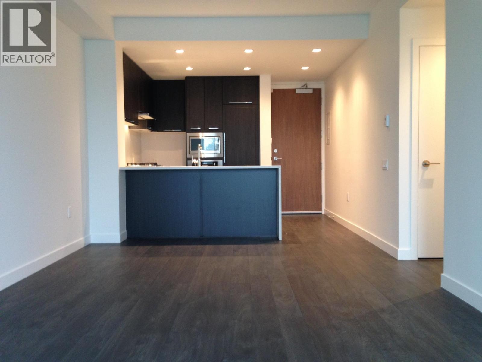 601 6677 Cambie Street Property Photo 10
