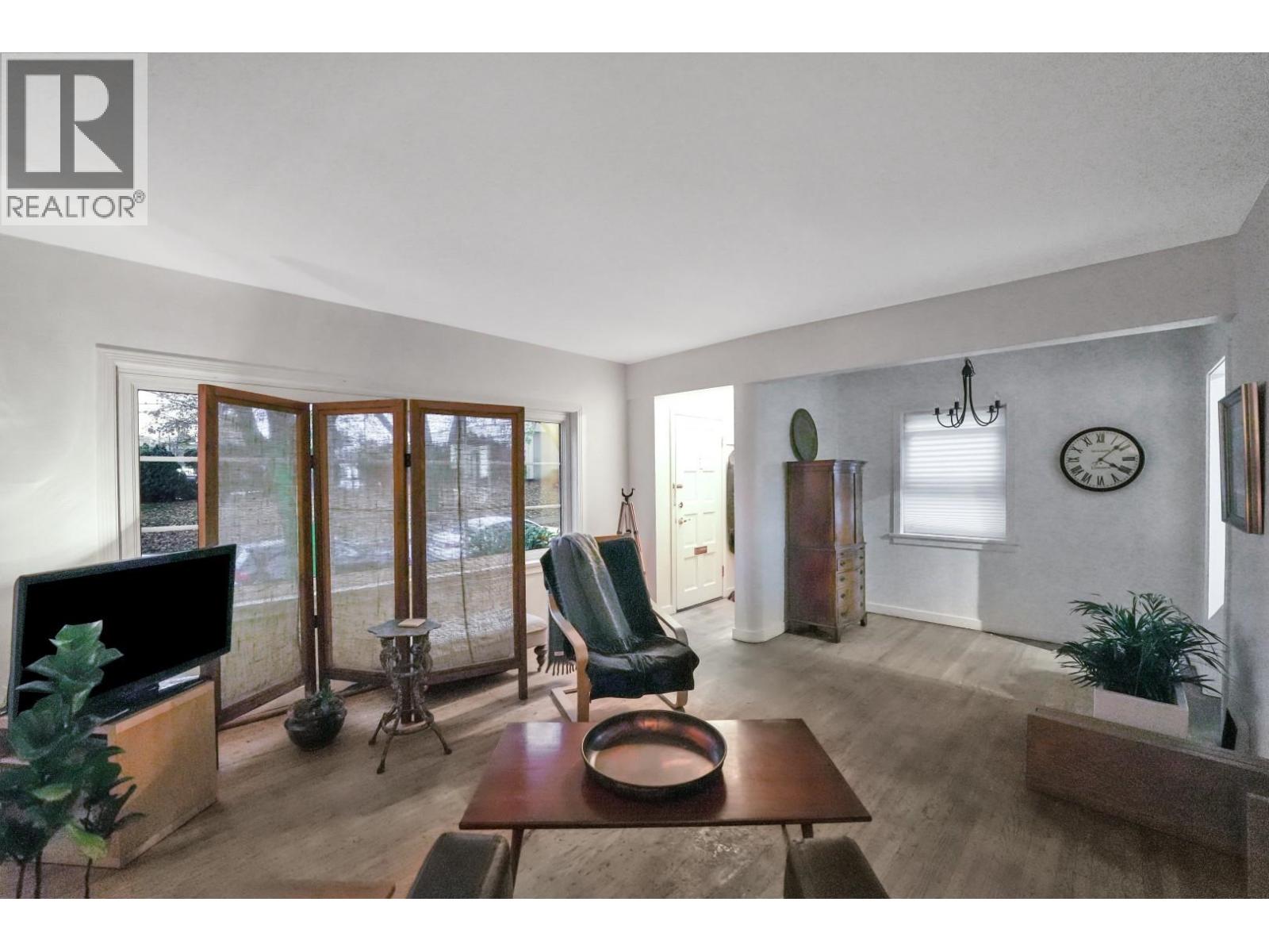 2303 W 3rd Avenue Property Photo 7