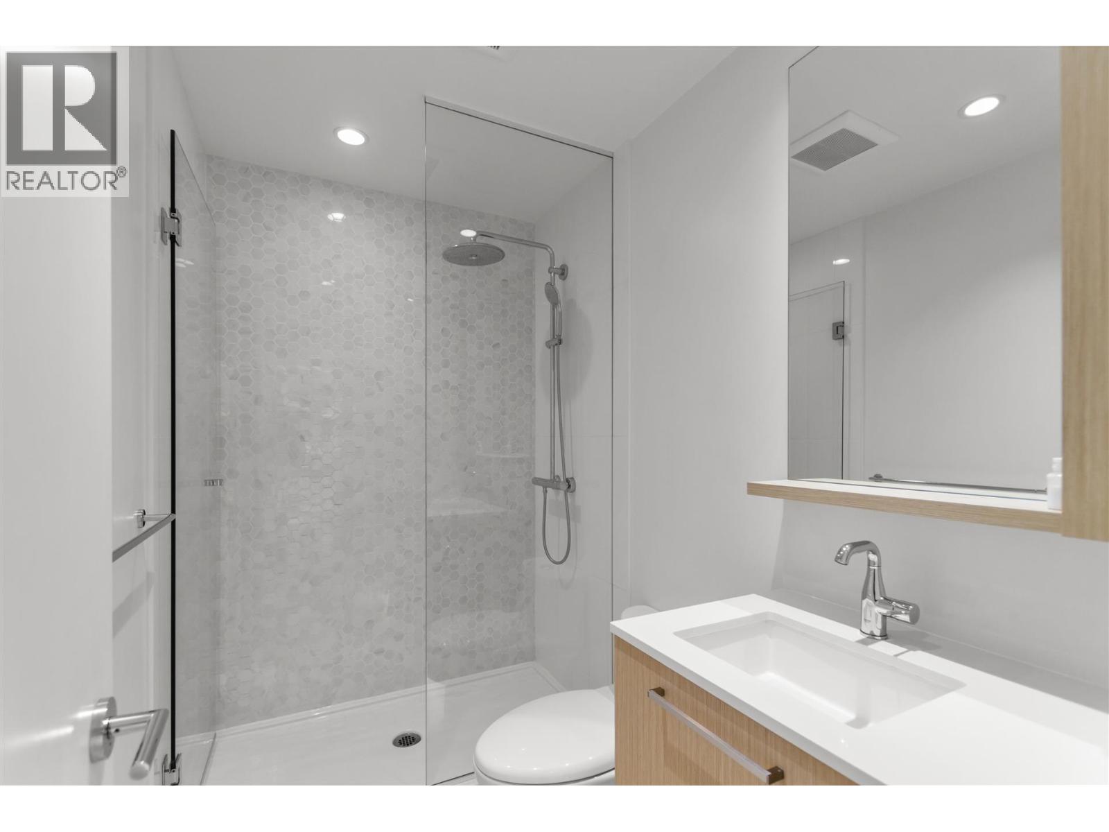 707 567 Clarke Road Property Photo 10