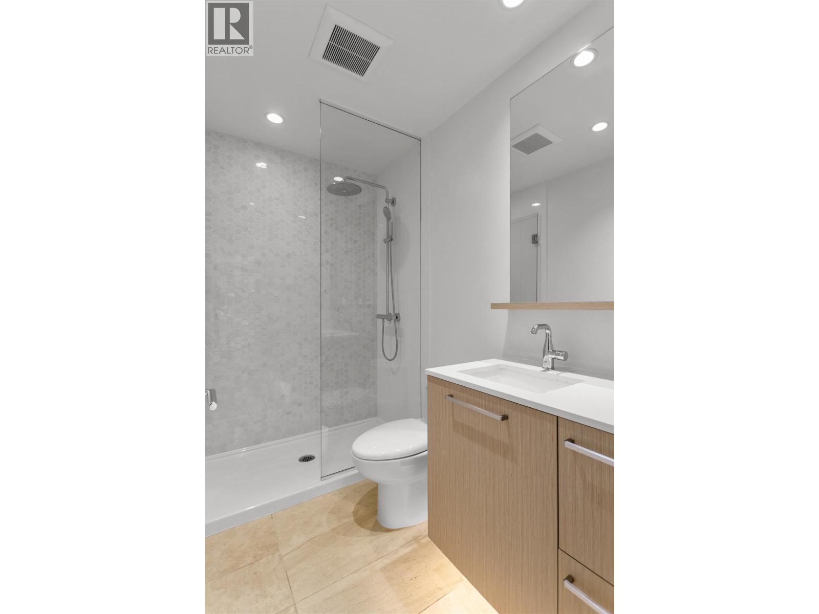 707 567 Clarke Road Property Photo 11