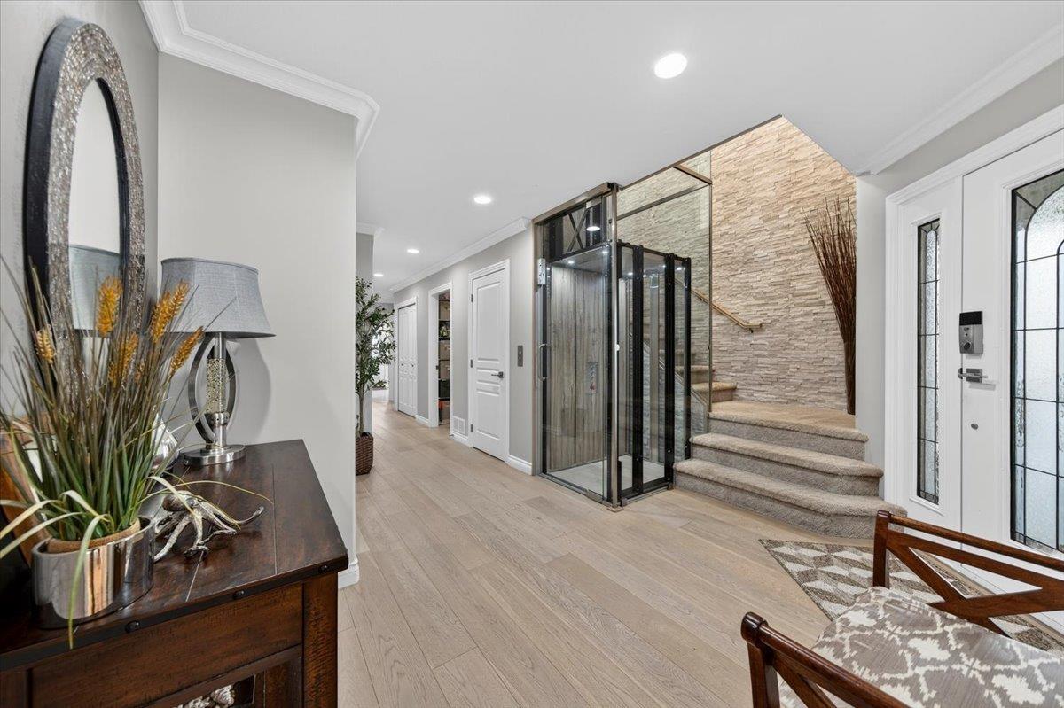 927 Kent Street Property Photo 3