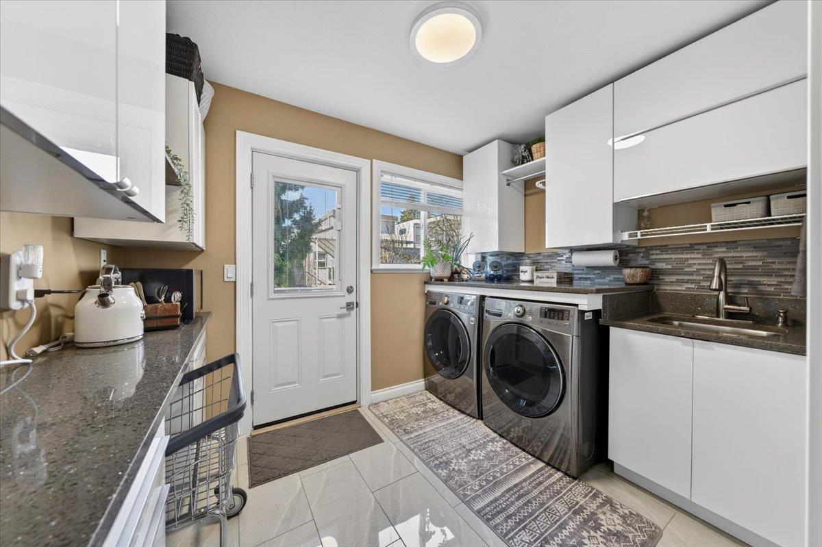 927 Kent Street Property Photo 26