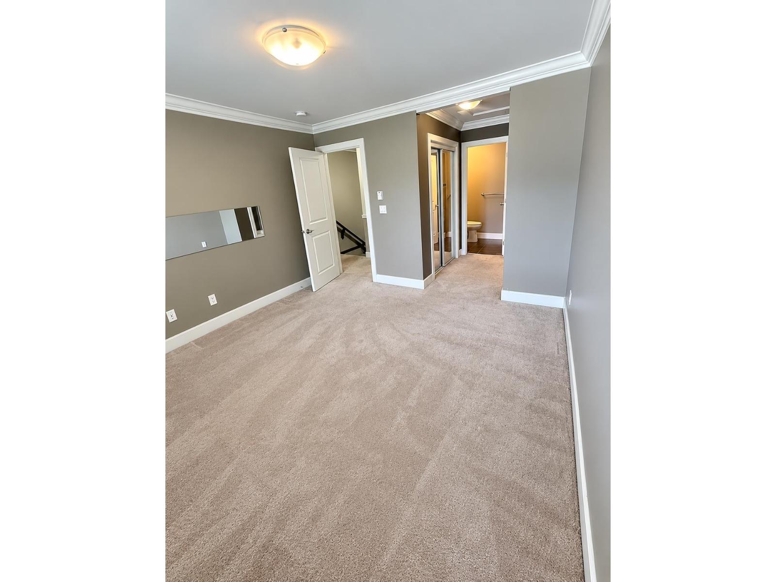 31 6383 140 Street Property Photo 5