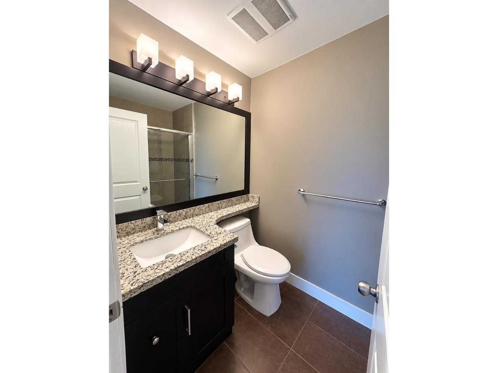 31 6383 140 Street Property Photo 8