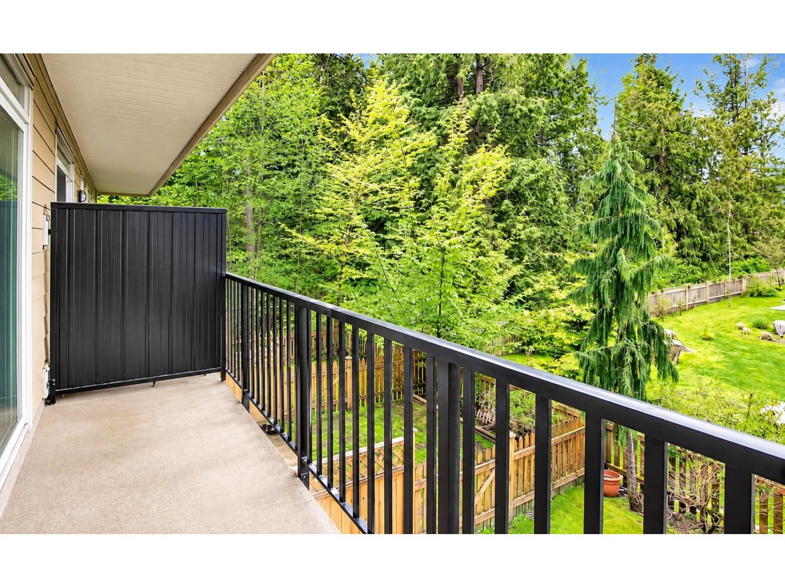 31 6383 140 Street Property Photo 11
