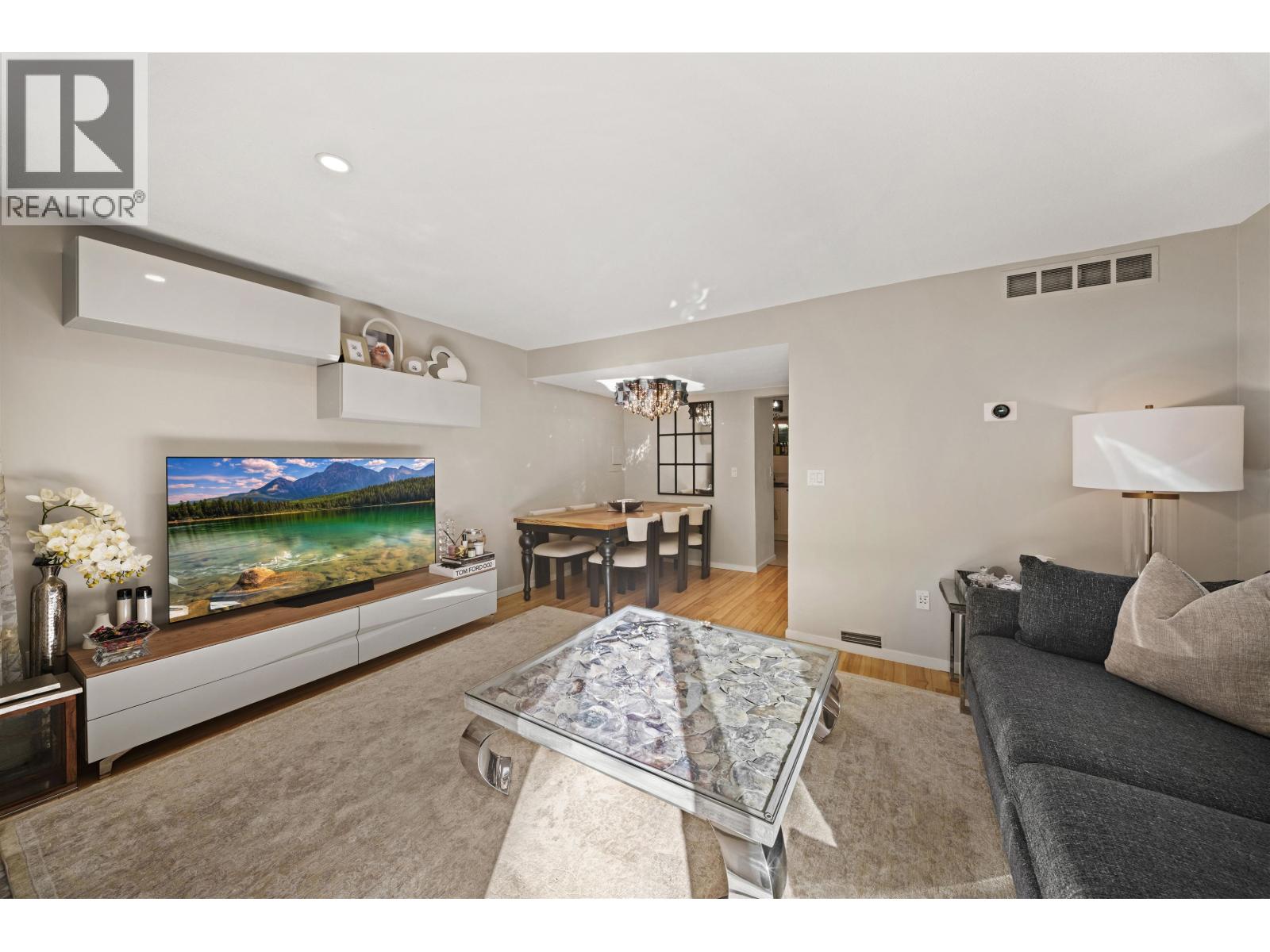 8582 Wilderness Court Property Photo 4
