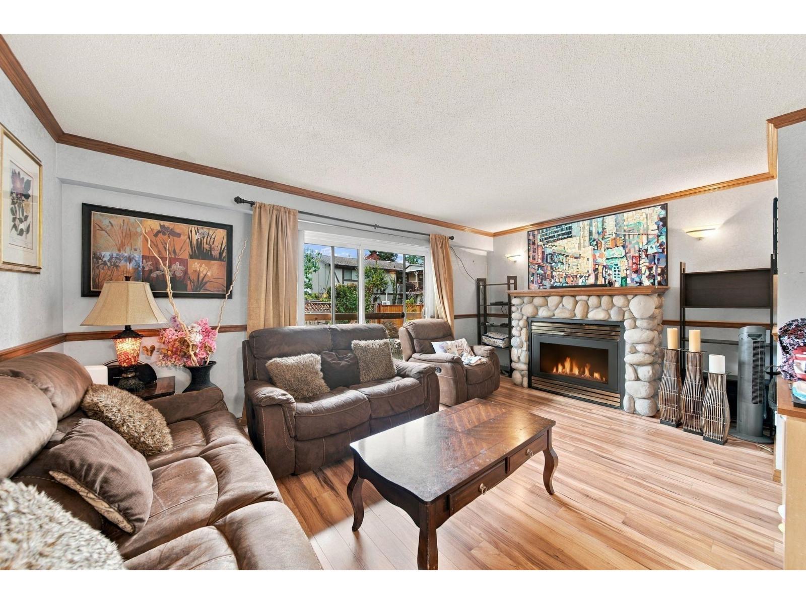 16 11735 89a Avenue Property Photo 1