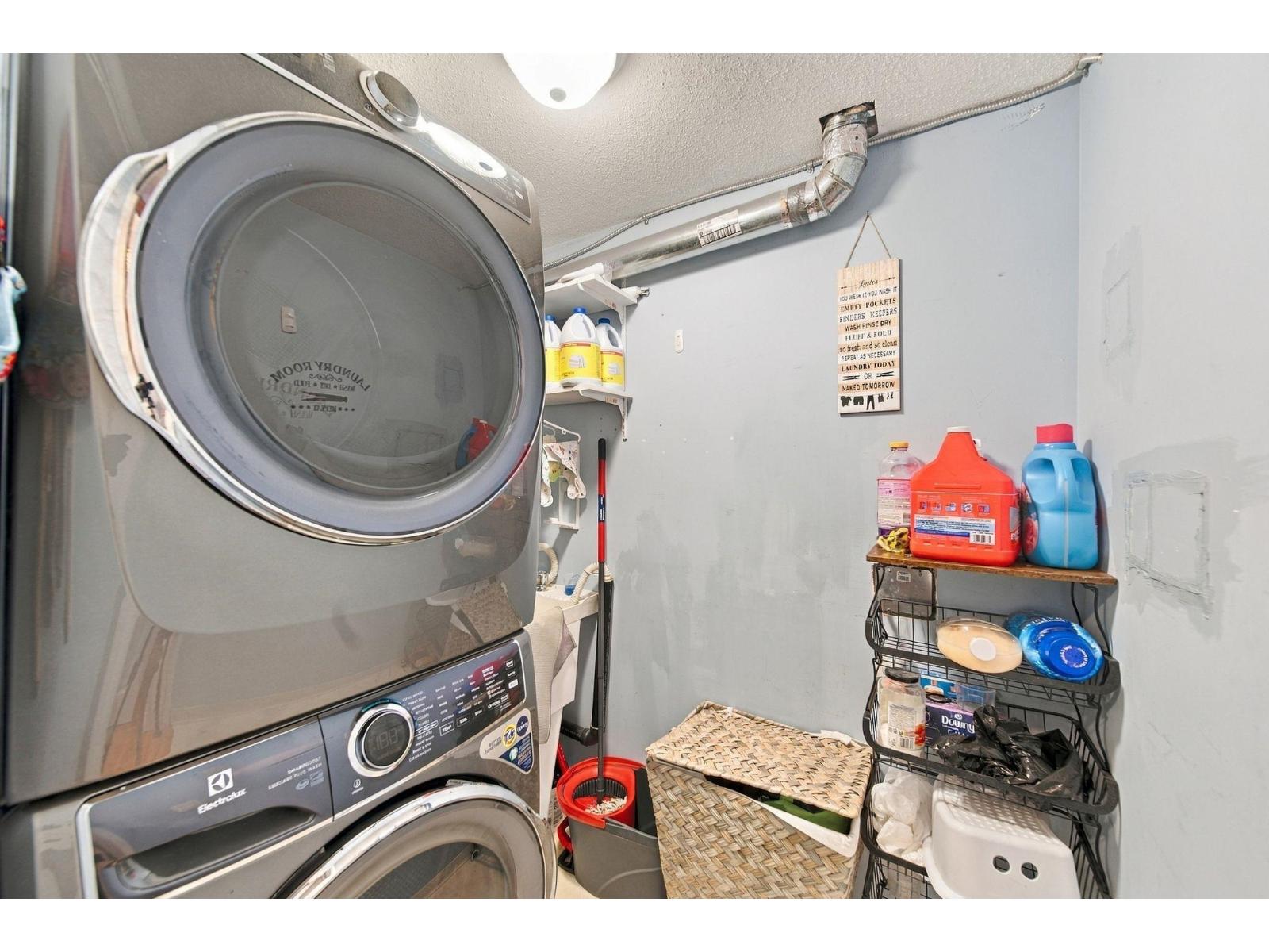 16 11735 89a Avenue Property Photo 21