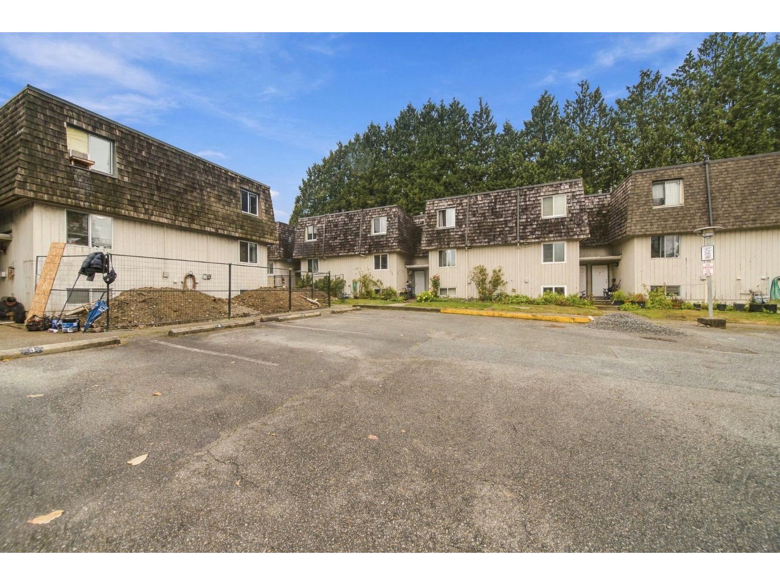 16 11735 89a Avenue Property Photo 23