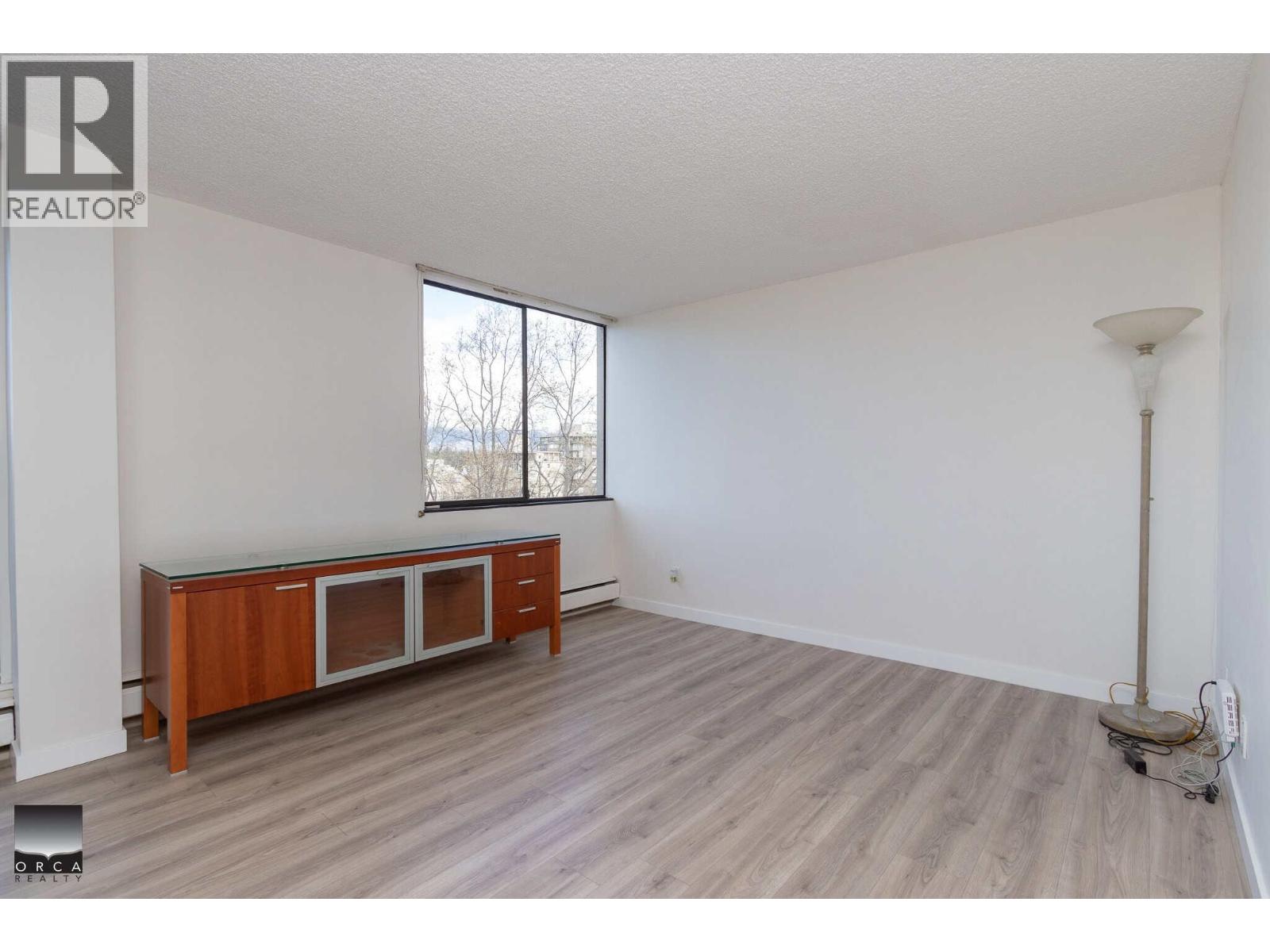 906 1816 Haro Street Property Photo 2
