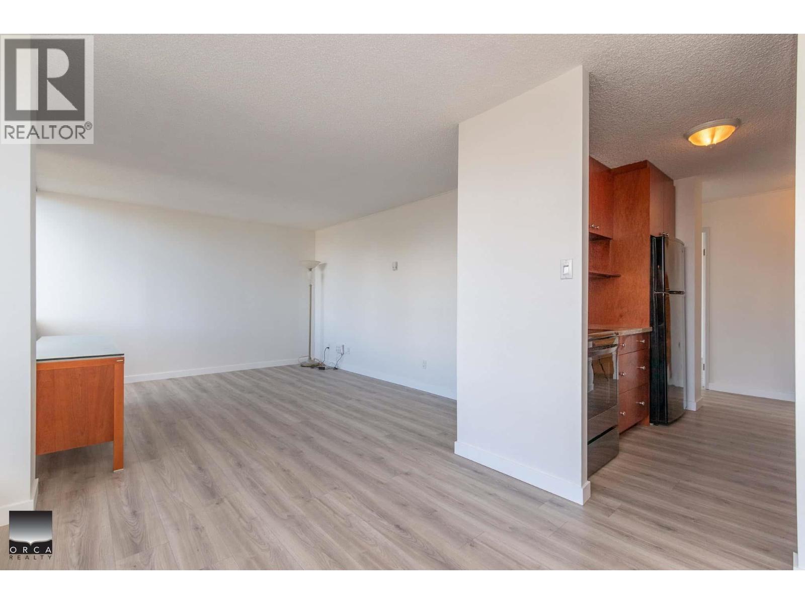 906 1816 Haro Street Property Photo 9