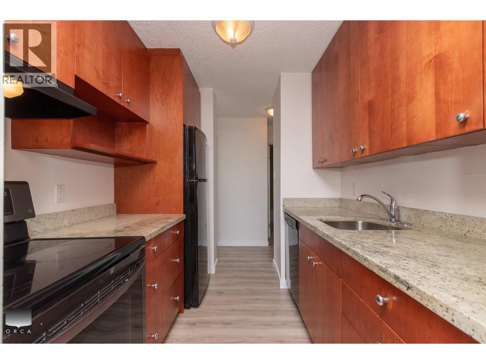 906 1816 Haro Street Property Photo 10